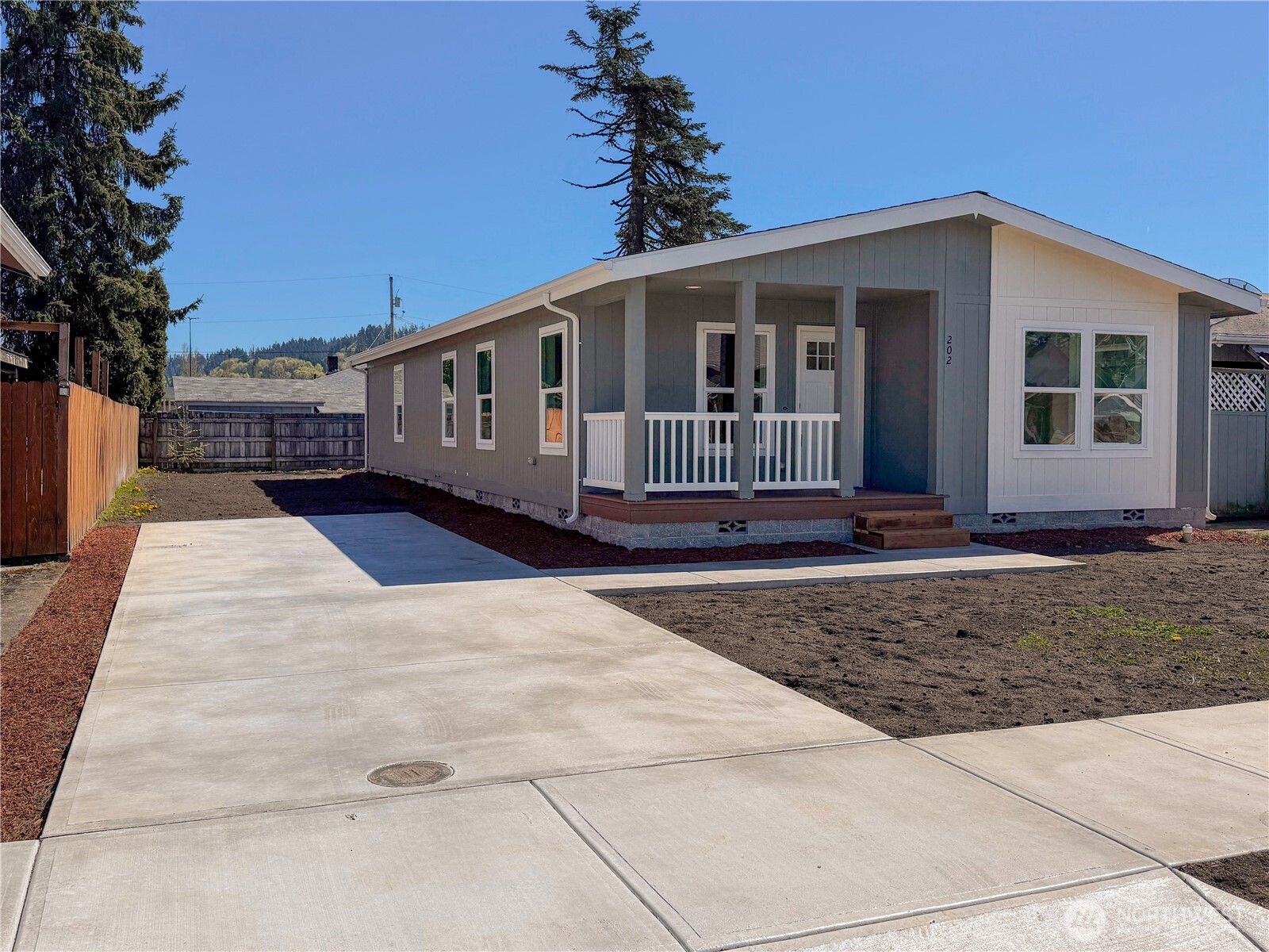 202 S 9th Avenue , Kelso, WA 98626
