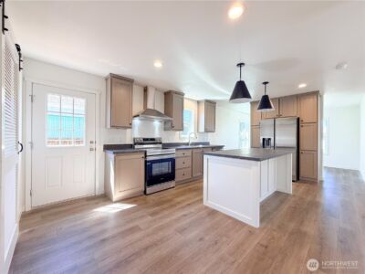 202 S 9th Avenue , Kelso, WA 98626 - Photo 6