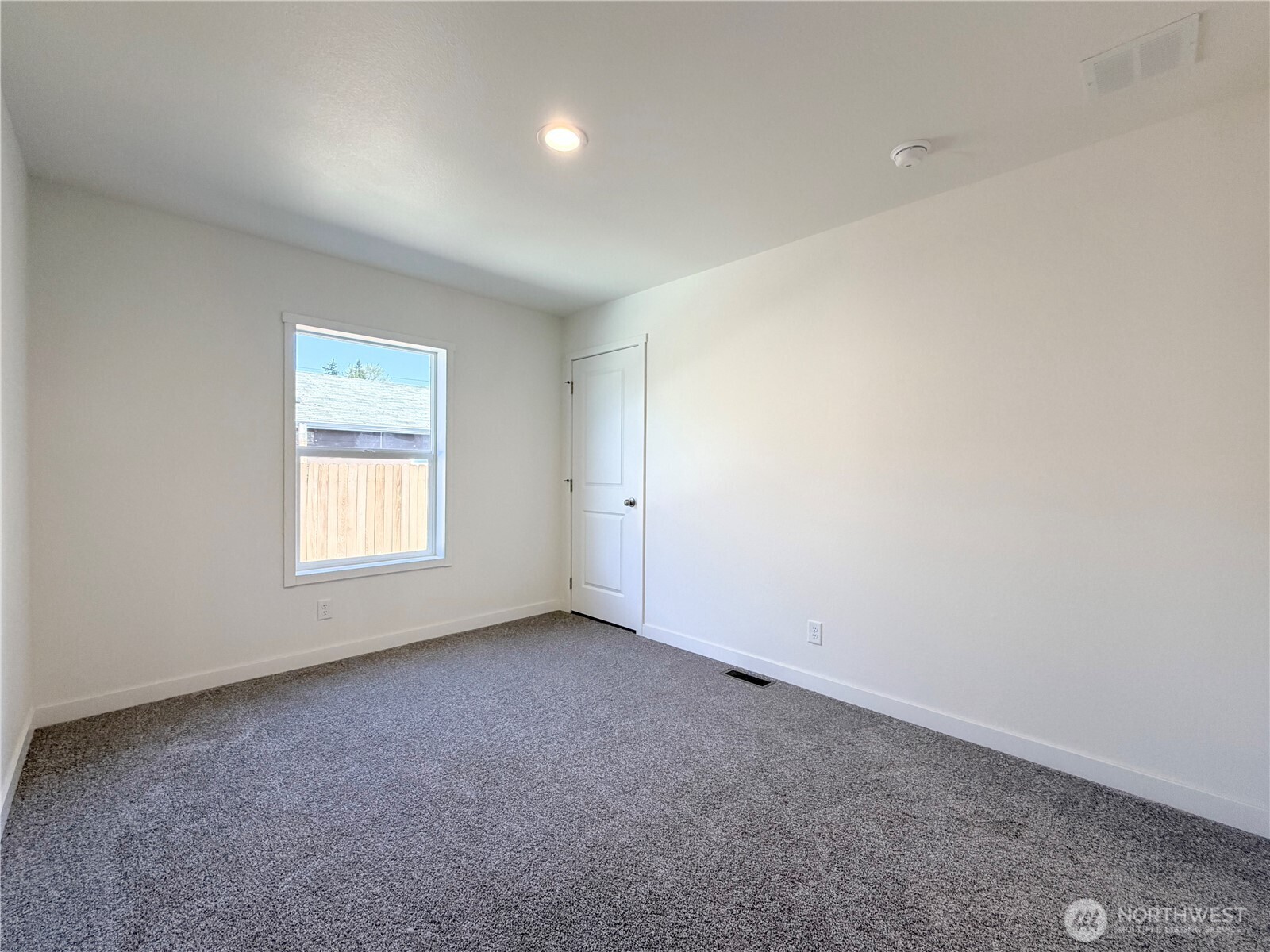 202 S 9th Avenue , Kelso, WA 98626