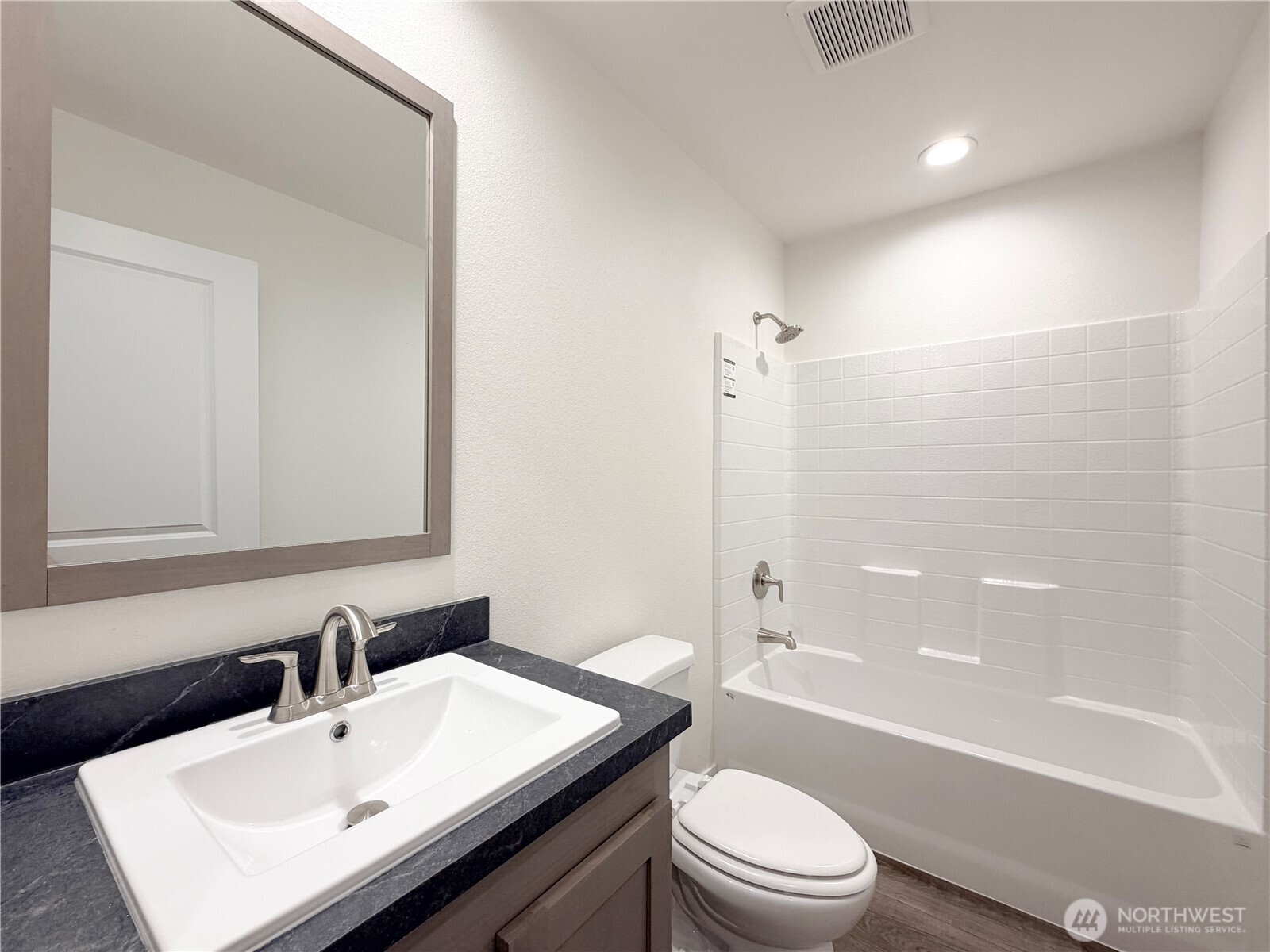 202 S 9th Avenue , Kelso, WA 98626