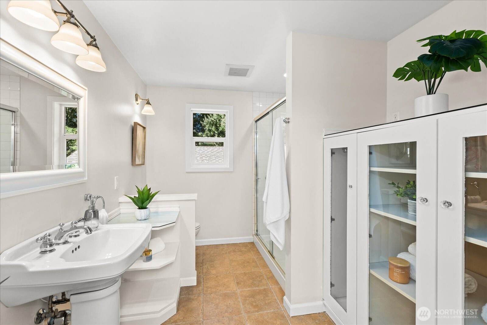 10601 242nd Place SW, Edmonds, WA 98020