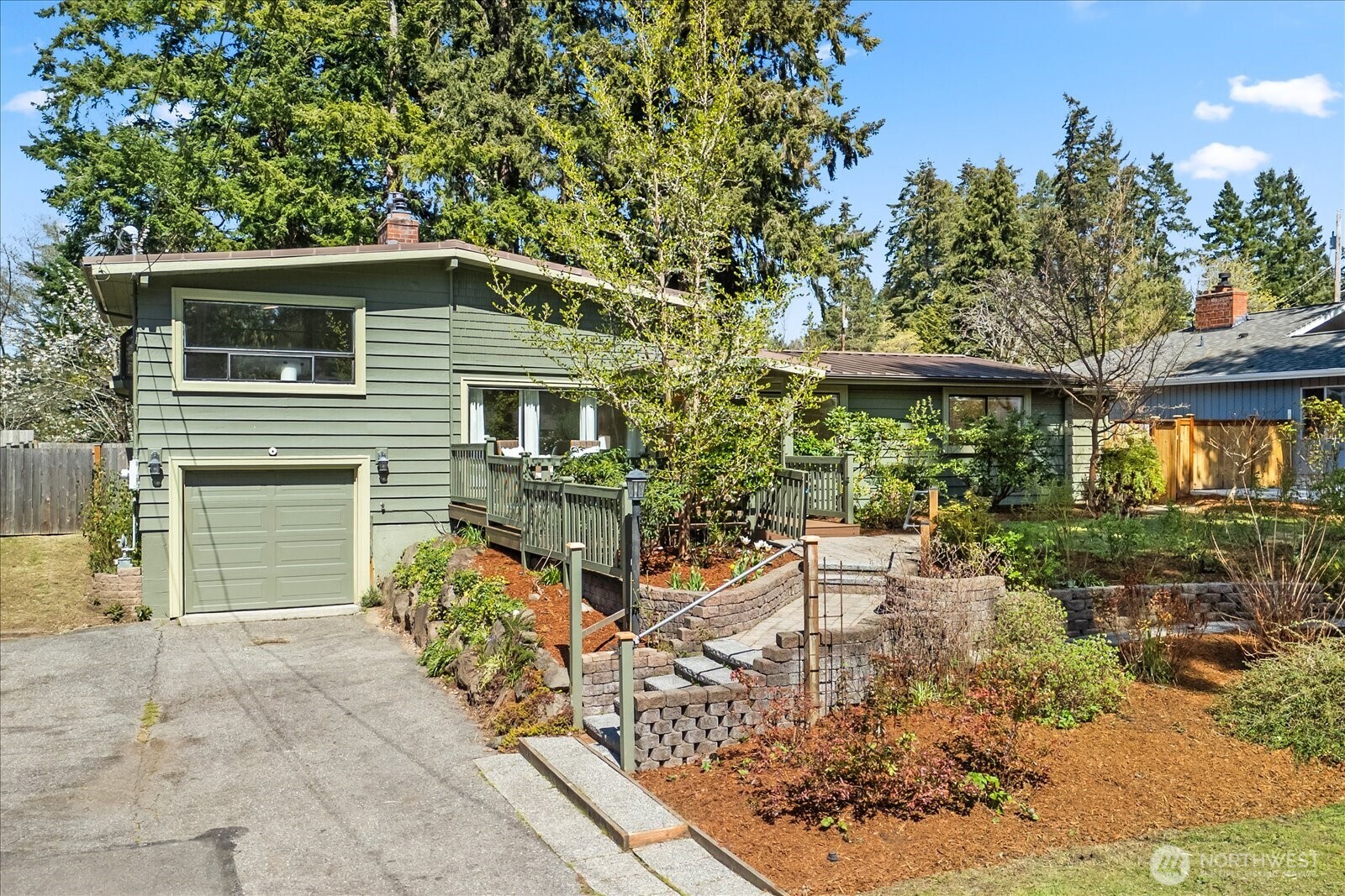 10601 242nd Place SW, Edmonds, WA 98020