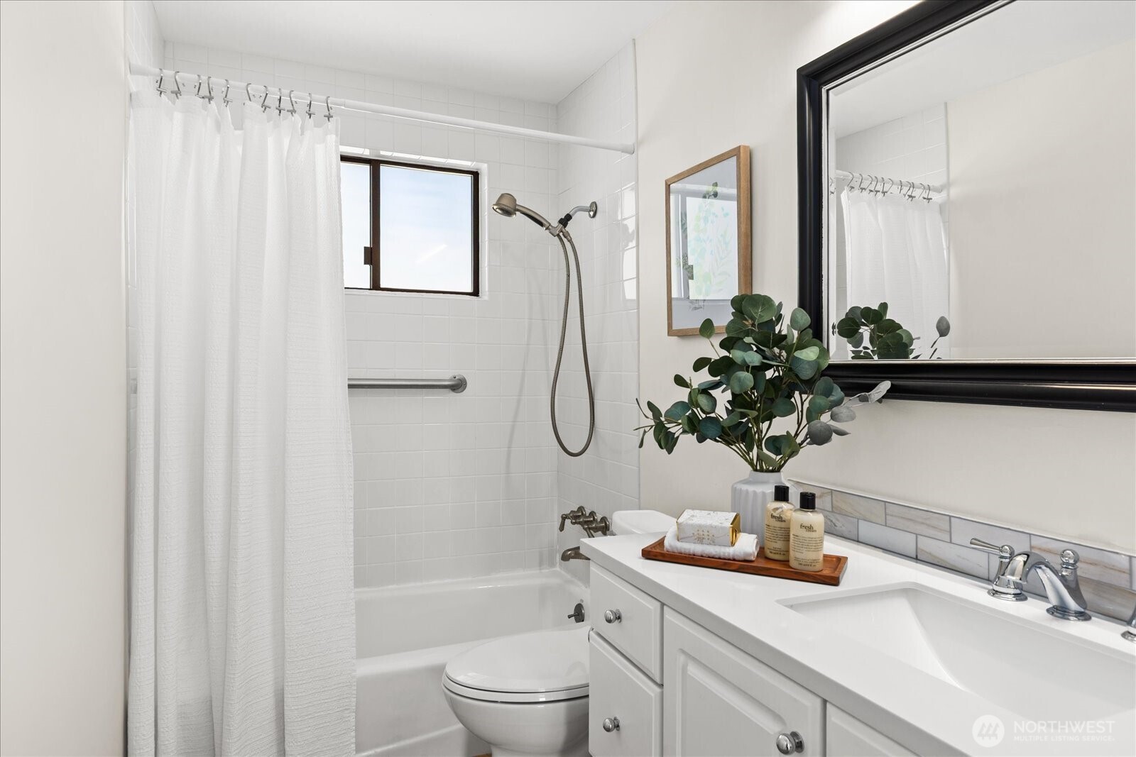 10601 242nd Place SW, Edmonds, WA 98020