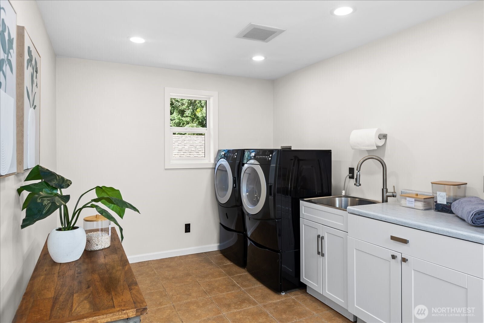 10601 242nd Place SW, Edmonds, WA 98020