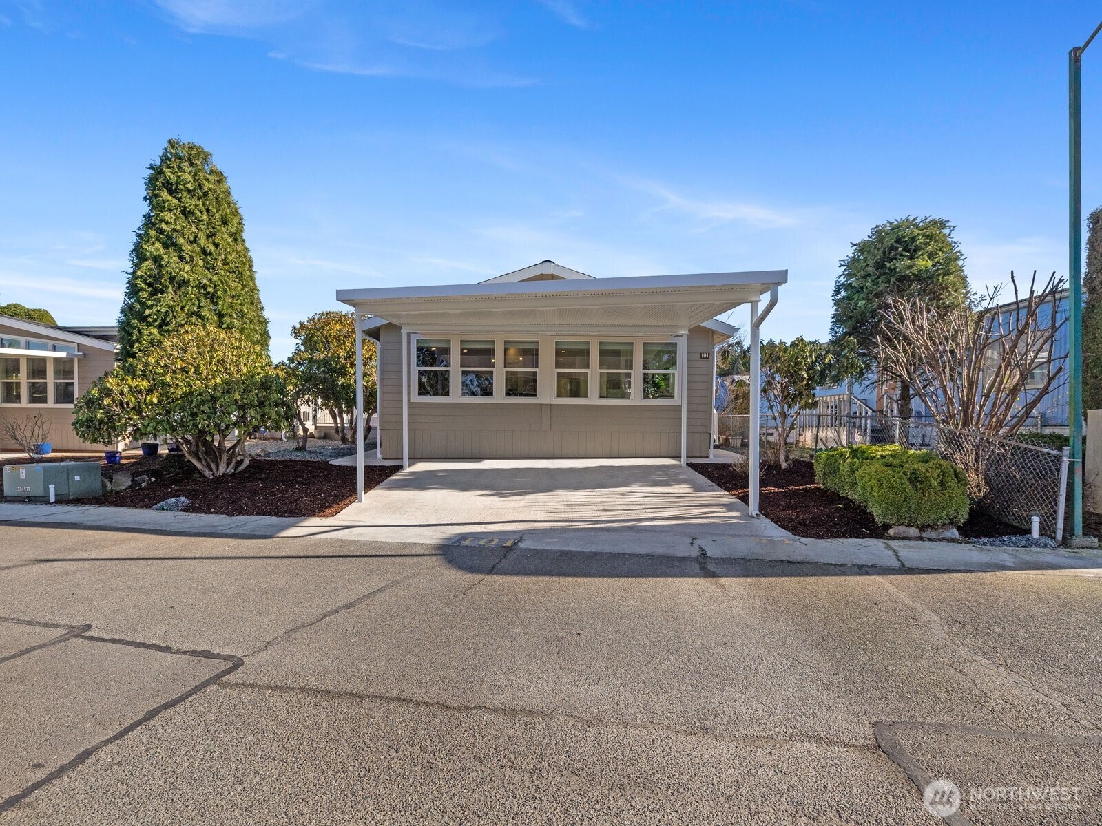 23825 15th Avenue SE #101, Bothell, WA 98021