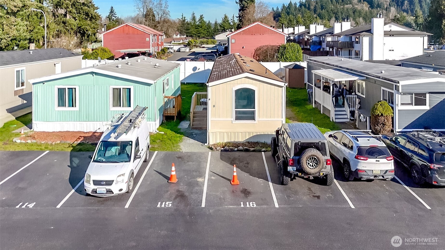 210 37th St SE #8, Auburn, WA 98002