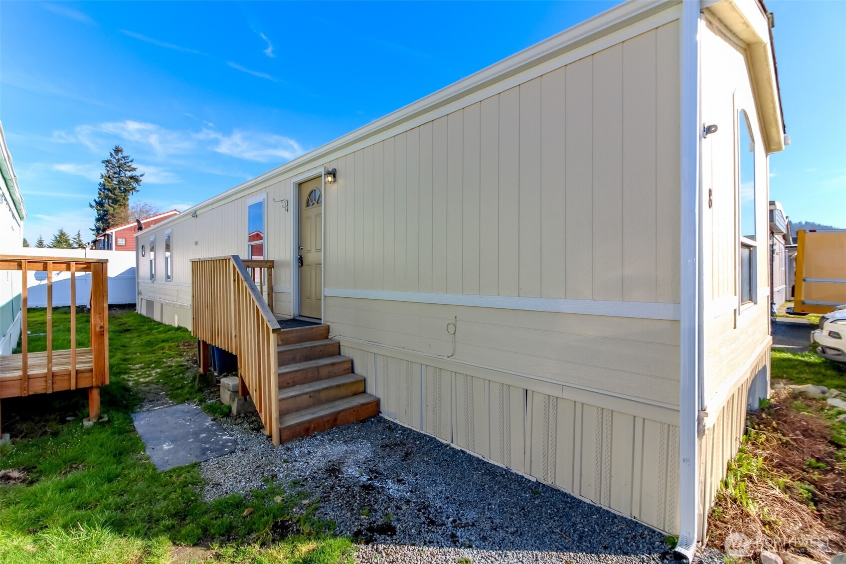 210 37th St SE #8, Auburn, WA 98002