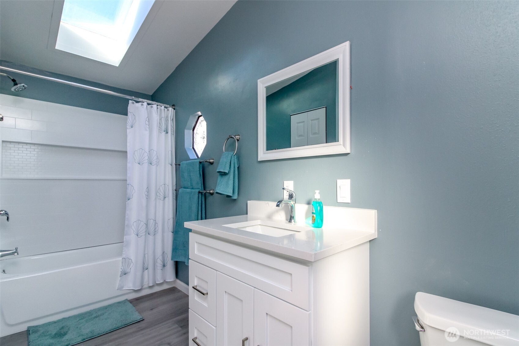 210 37th St SE #8, Auburn, WA 98002