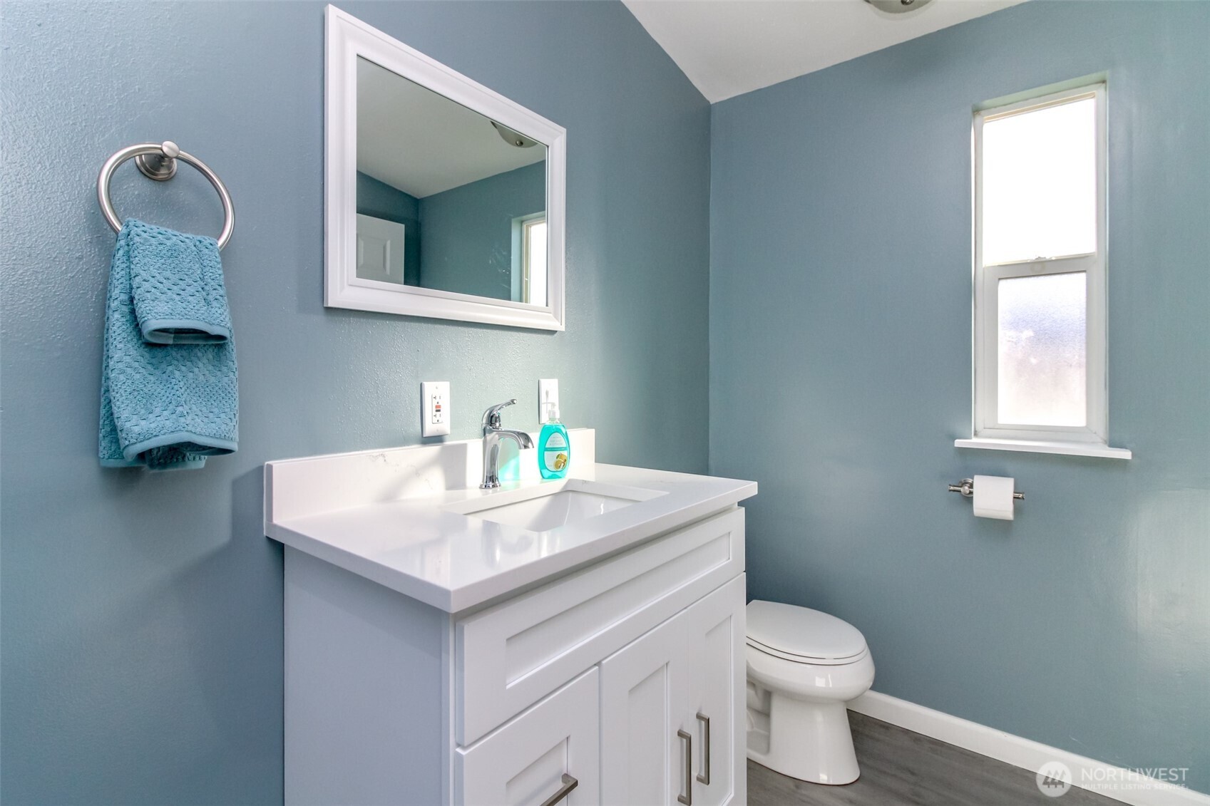 210 37th St SE #8, Auburn, WA 98002