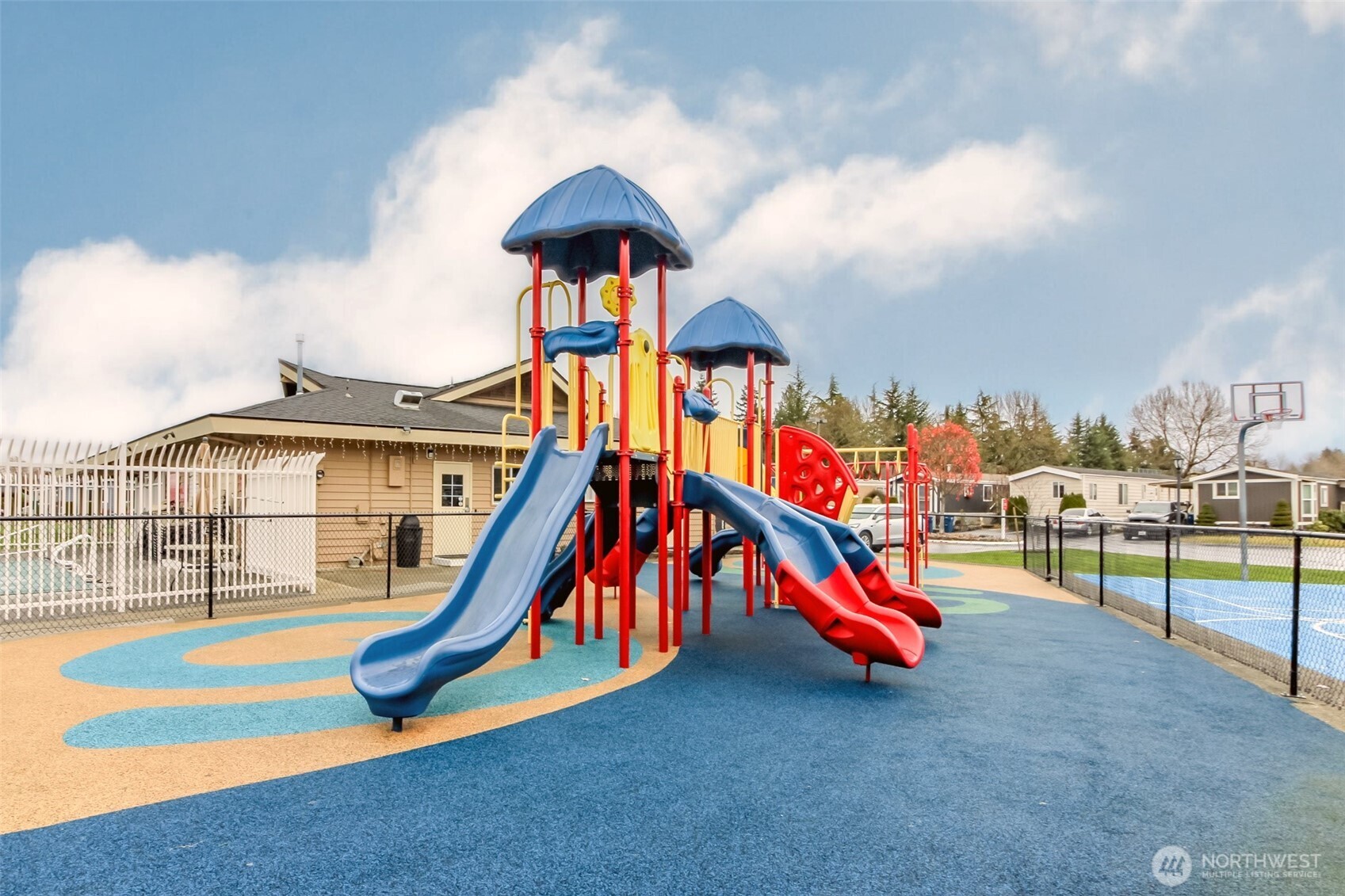 210 37th St SE #8, Auburn, WA 98002