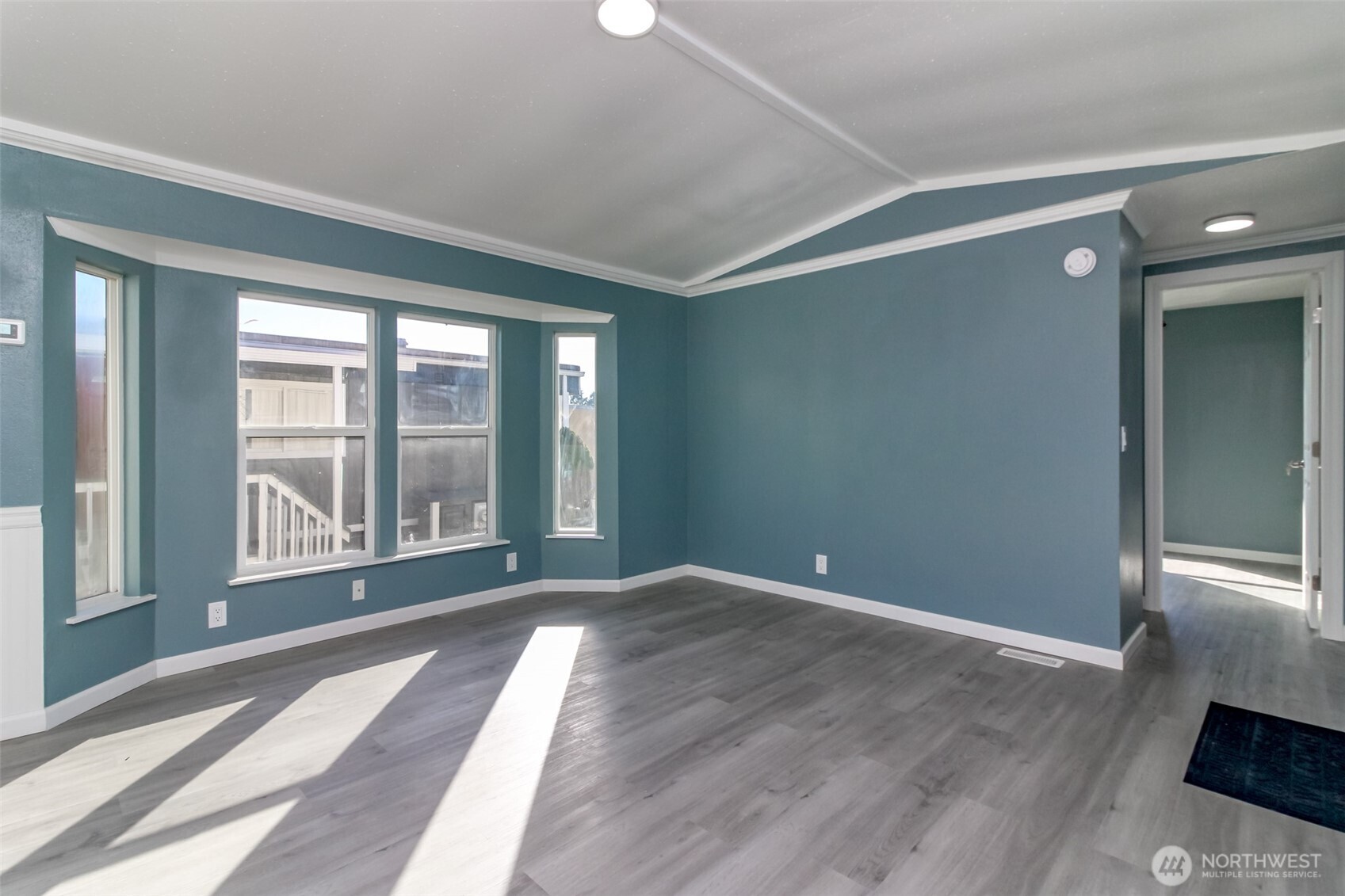 210 37th St SE #8, Auburn, WA 98002