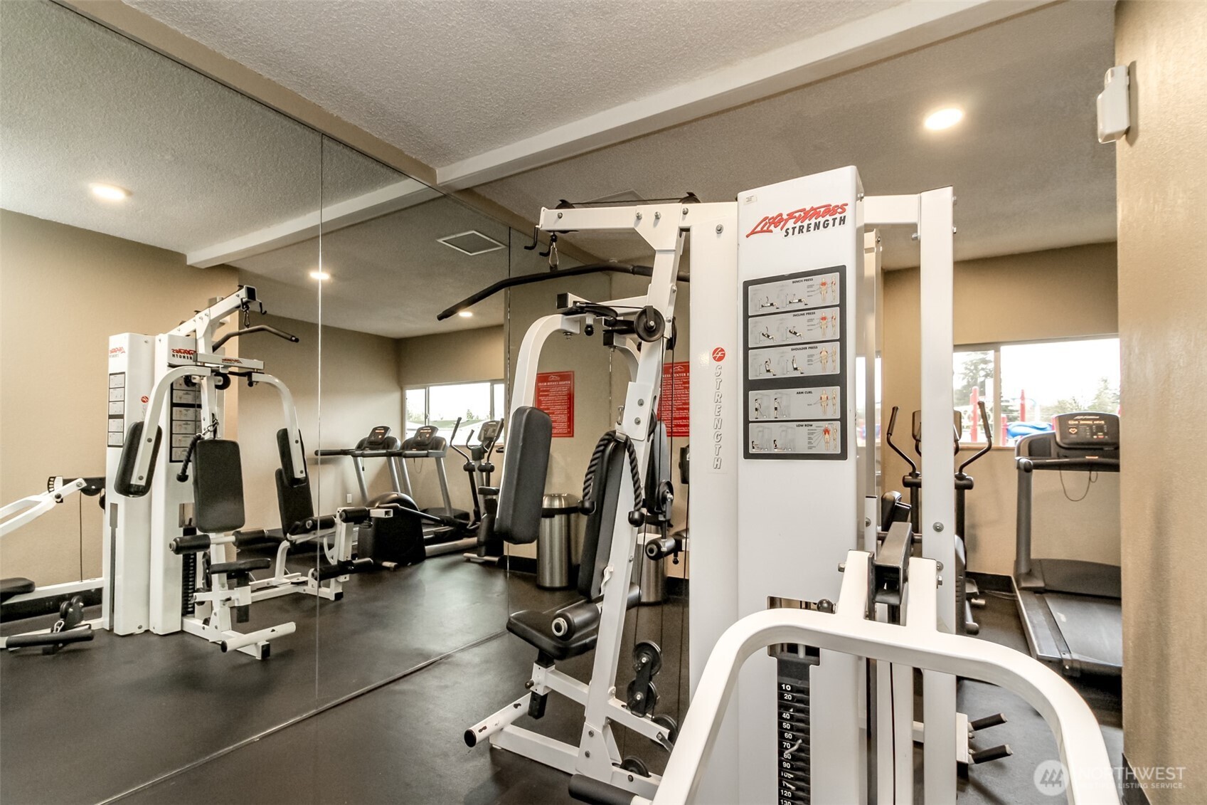 210 37th St SE #8, Auburn, WA 98002