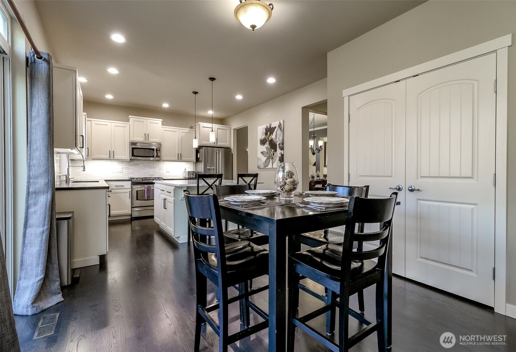 2711 NE Noll Valley Loop , Poulsbo, WA 98370