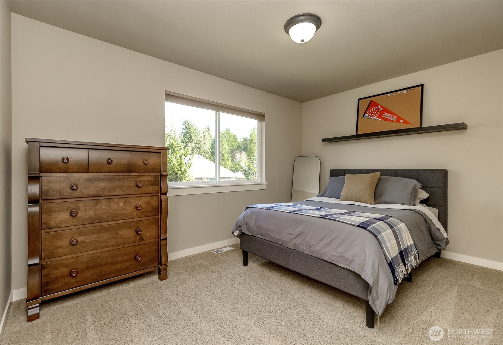 2711 NE Noll Valley Loop , Poulsbo, WA 98370