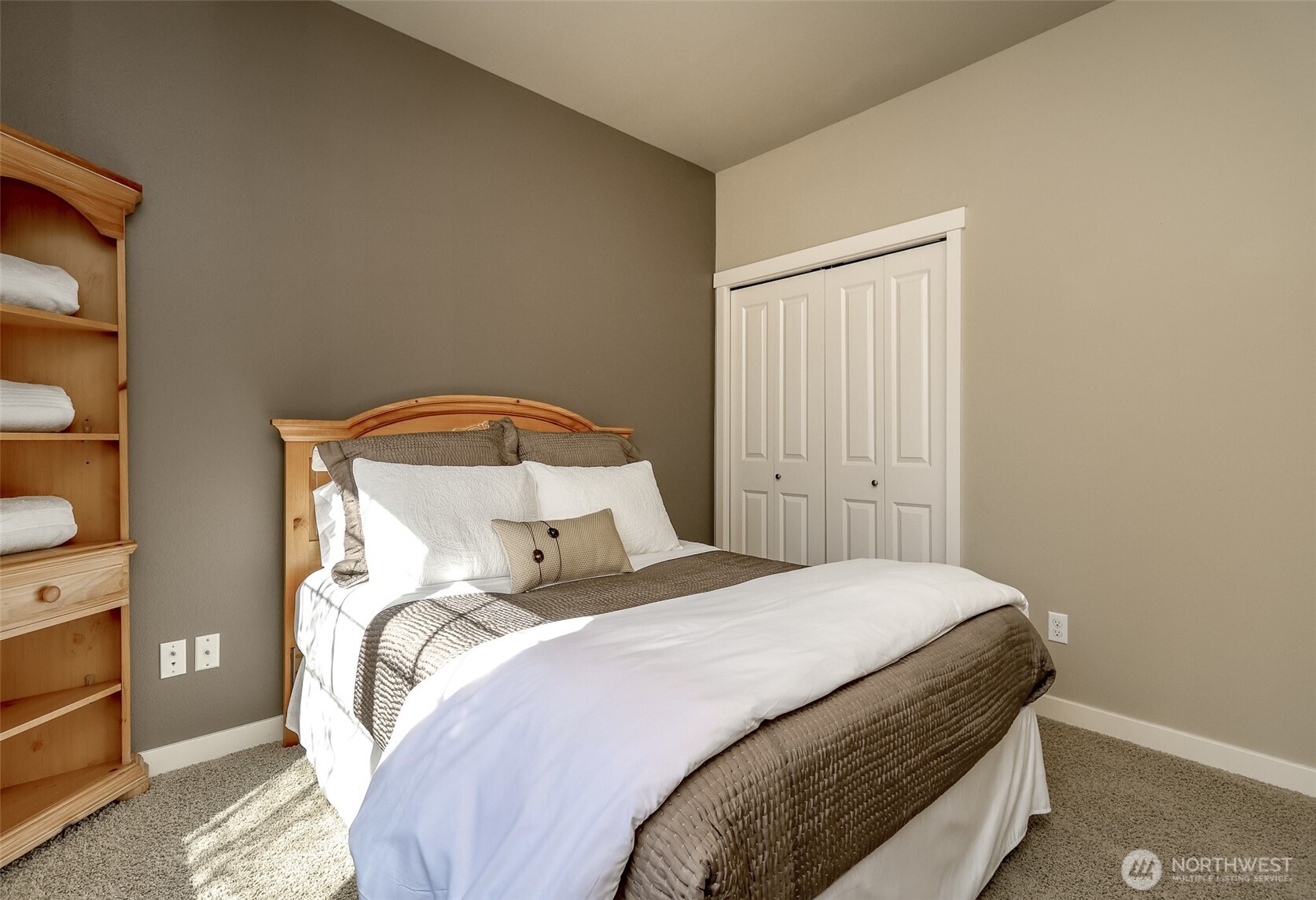 2711 NE Noll Valley Loop , Poulsbo, WA 98370