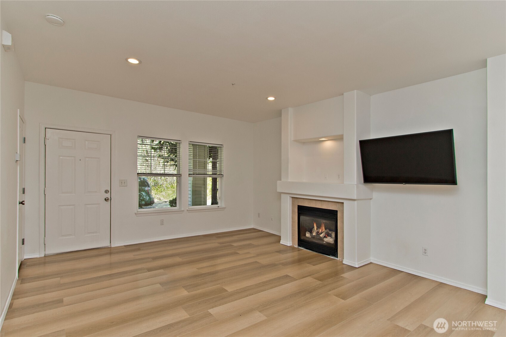 1920 Spencer Court #B13, Dupont, WA 98327