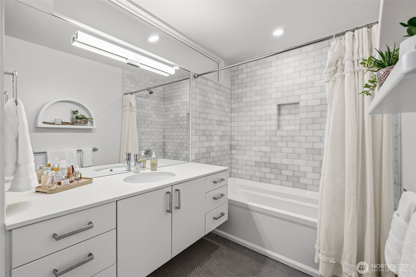 19523 SE 51st Street , Issaquah, WA 98027