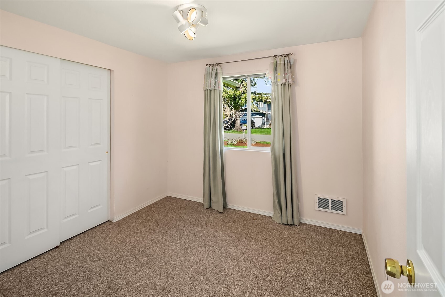 12319 415 Avenue SE, North Bend, WA 98045