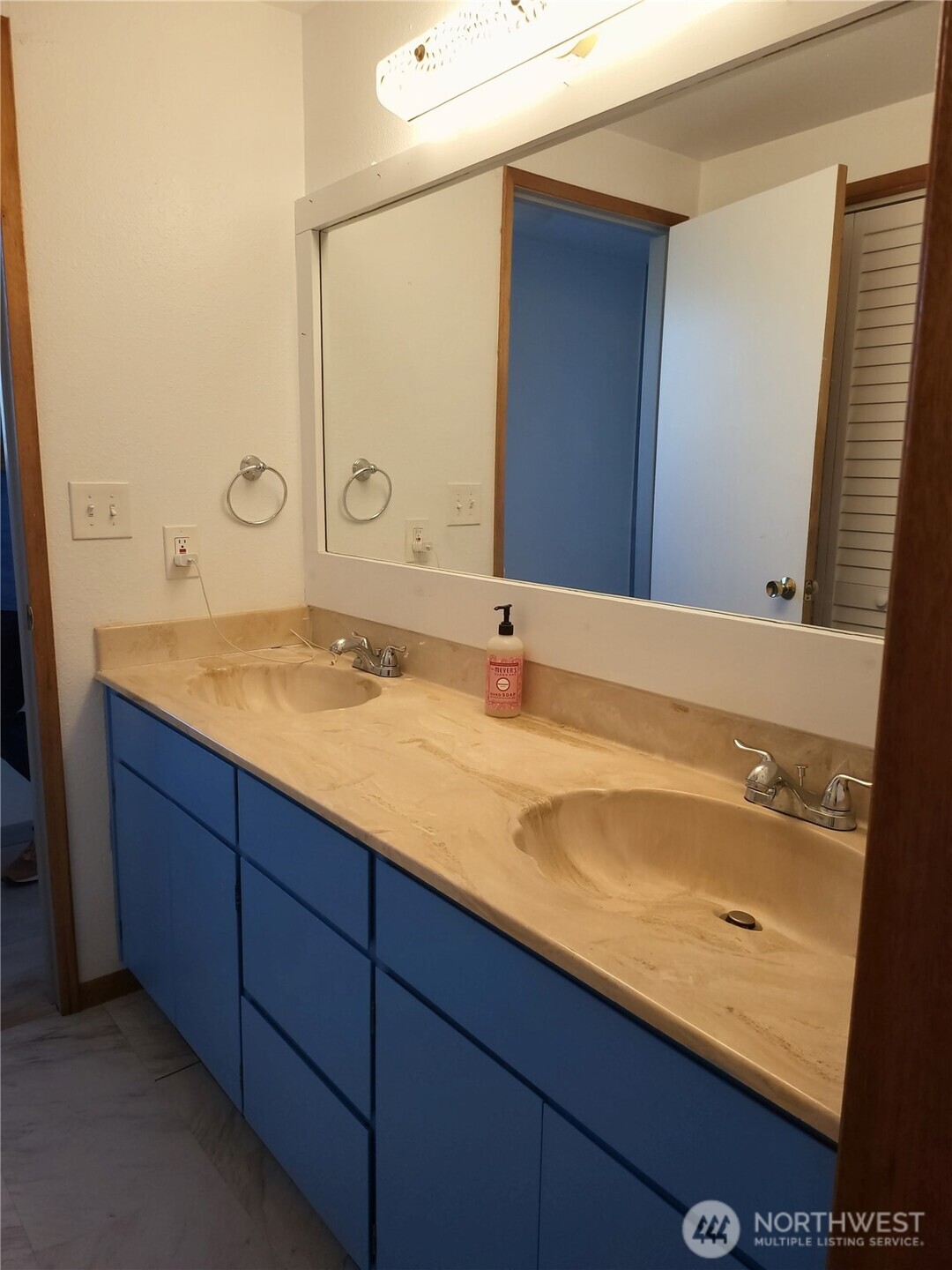 3756 State Route 105 , Tokeland, WA 98590