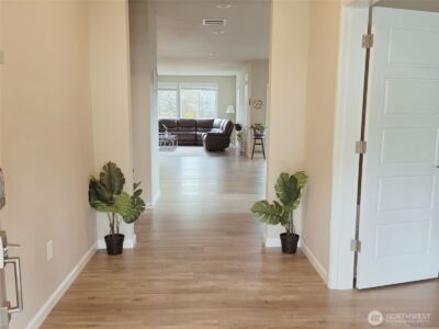 12911 Emerld Ridge Boulevard E, Puyallup, WA 98374 - Photo 2