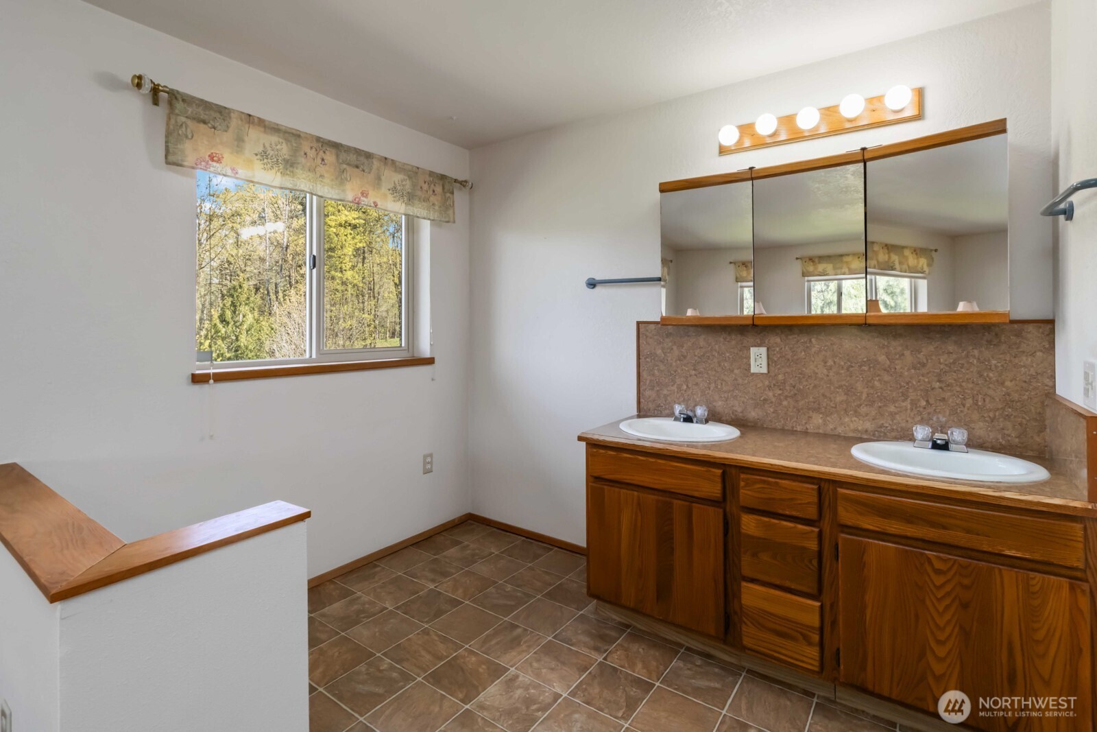 207 Tillicum Drive , Chehalis, WA 98532