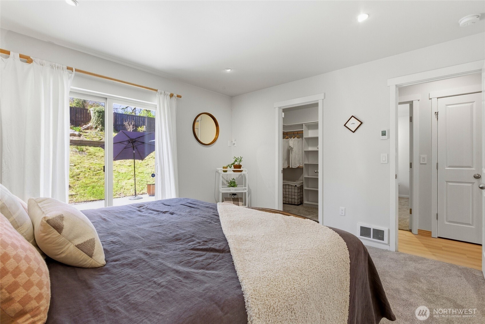25681 NE School House Place , Kingston, WA 98346