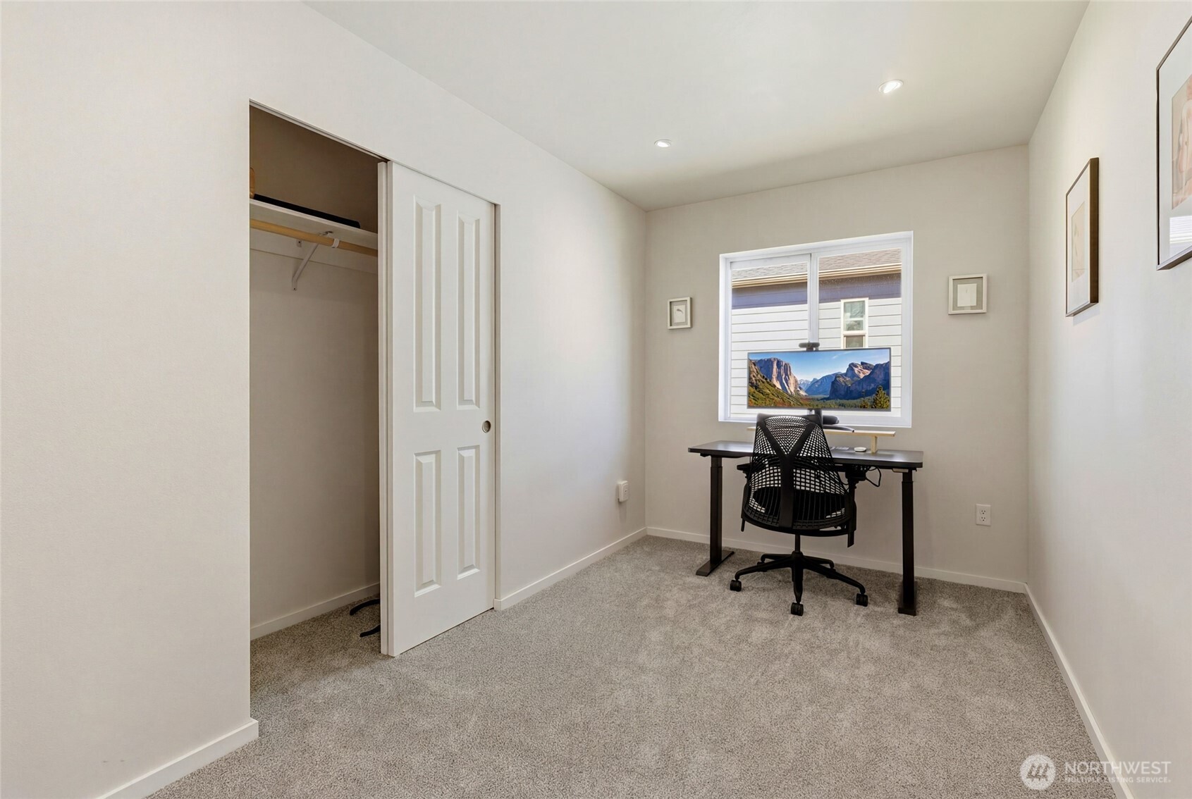 25681 NE School House Place , Kingston, WA 98346