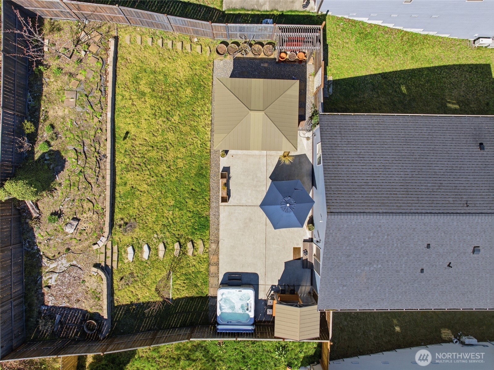 25681 NE School House Place , Kingston, WA 98346