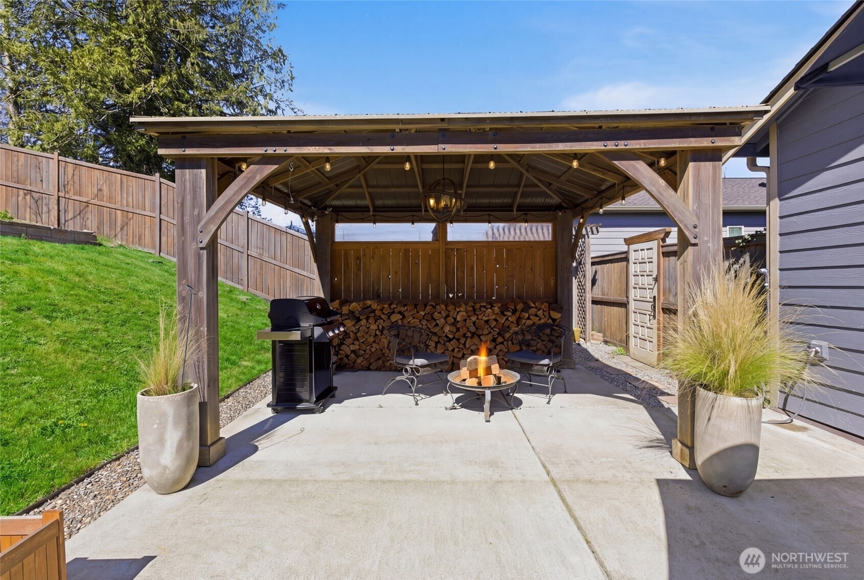 25681 NE School House Place , Kingston, WA 98346