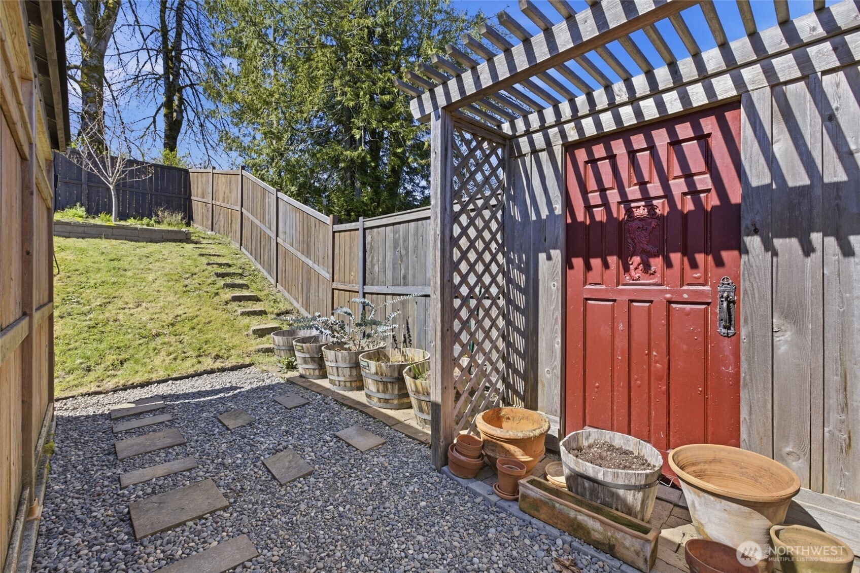 25681 NE School House Place , Kingston, WA 98346