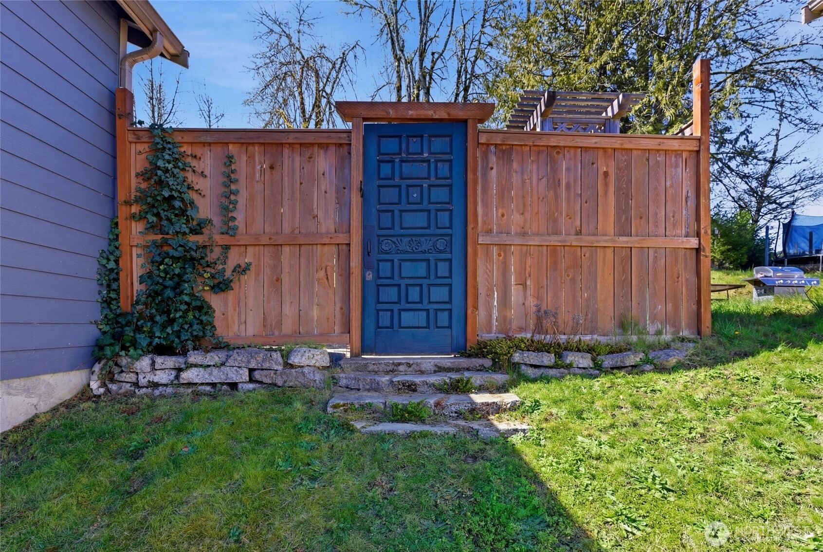 25681 NE School House Place , Kingston, WA 98346