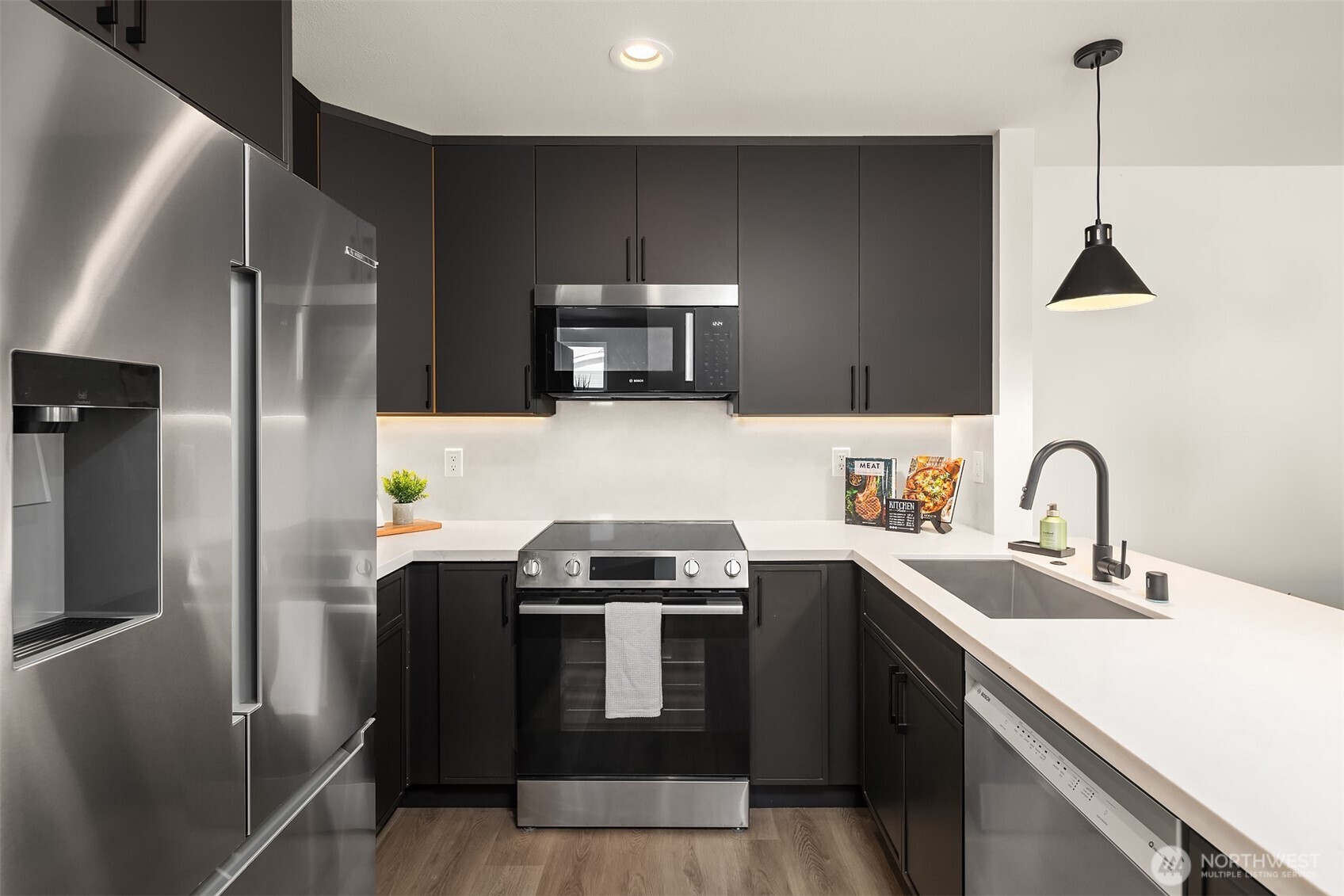 12001 Des Moines Memorial Drive S #B, Burien, WA 98168