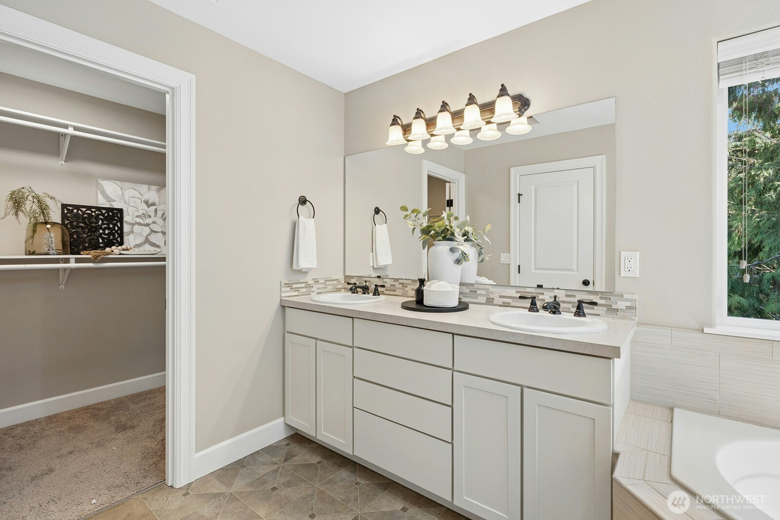 24322 229th Court SE, Maple Valley, WA 98038-6931