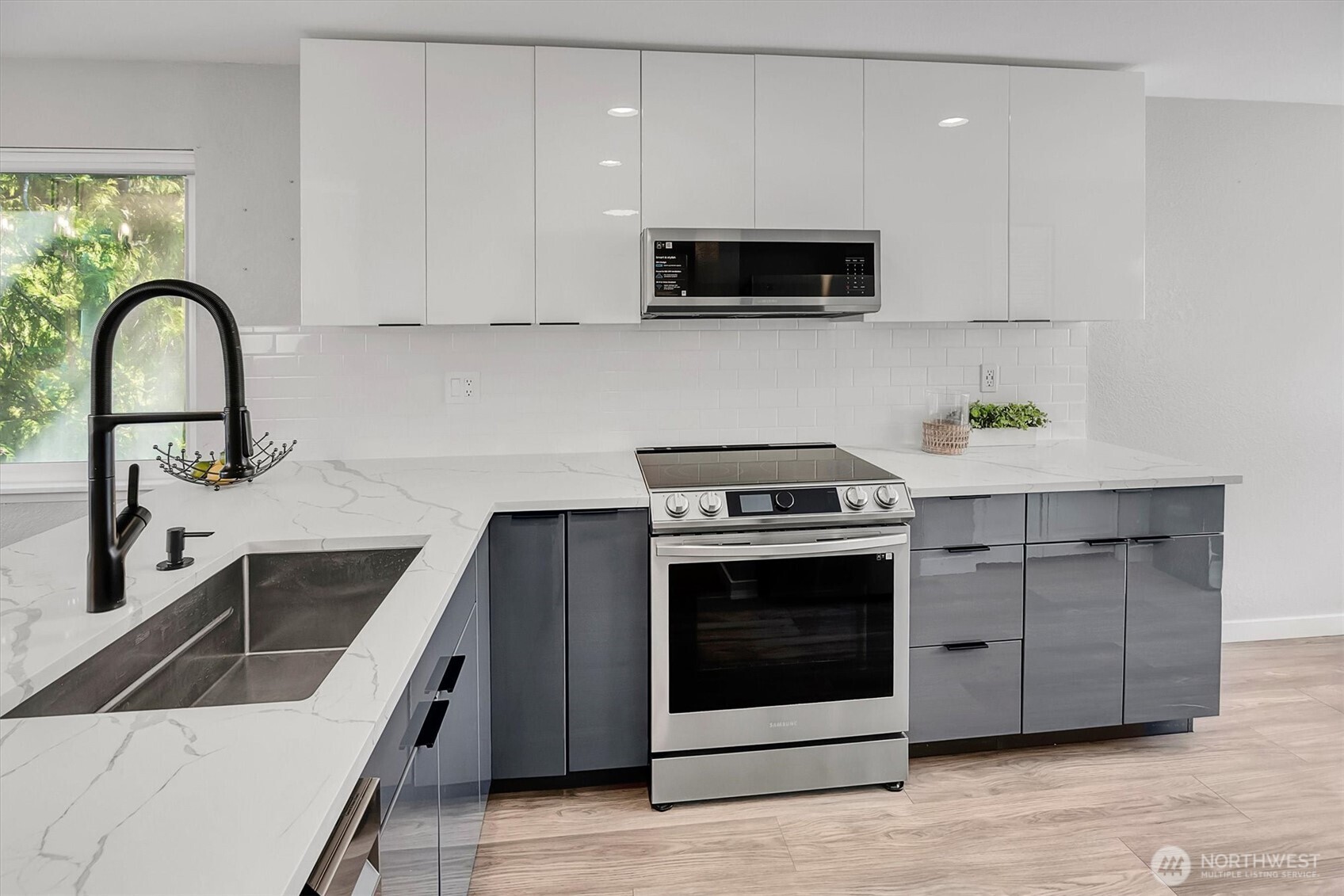 12707 NE 116th Street #A-304, Kirkland, WA 98034