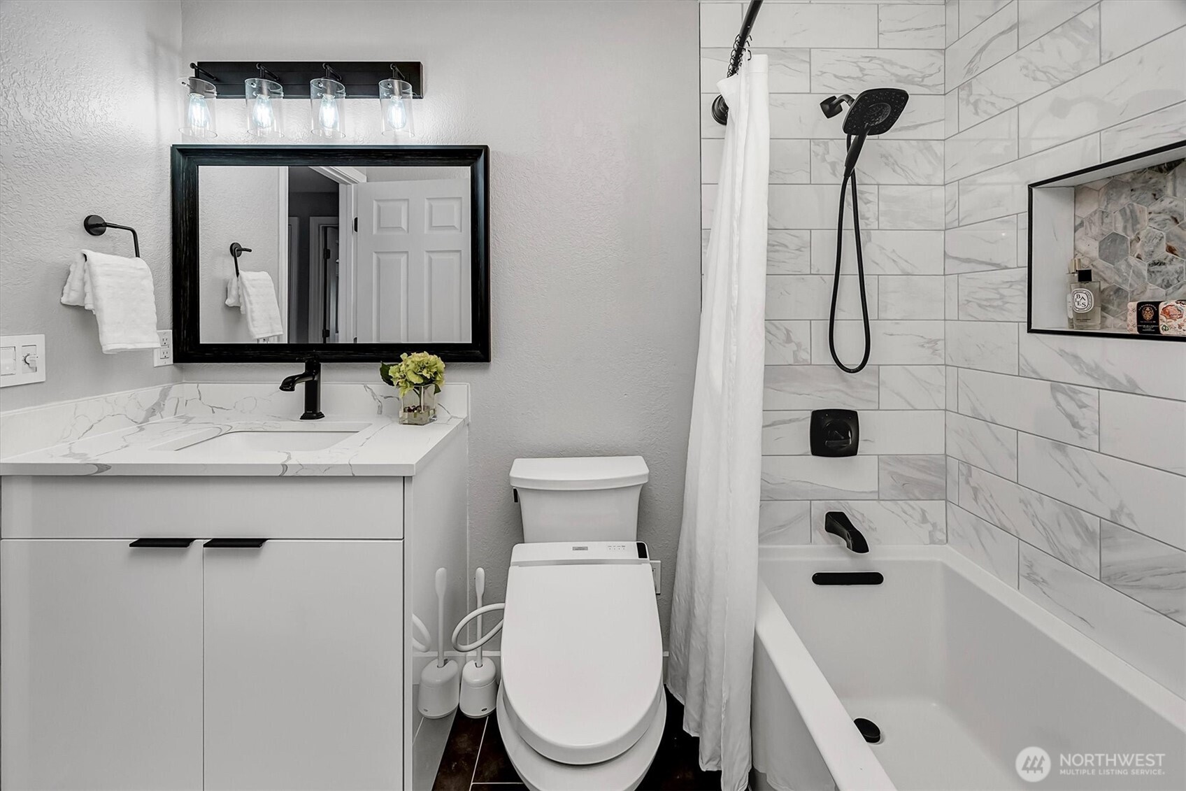 12707 NE 116th Street #A-304, Kirkland, WA 98034