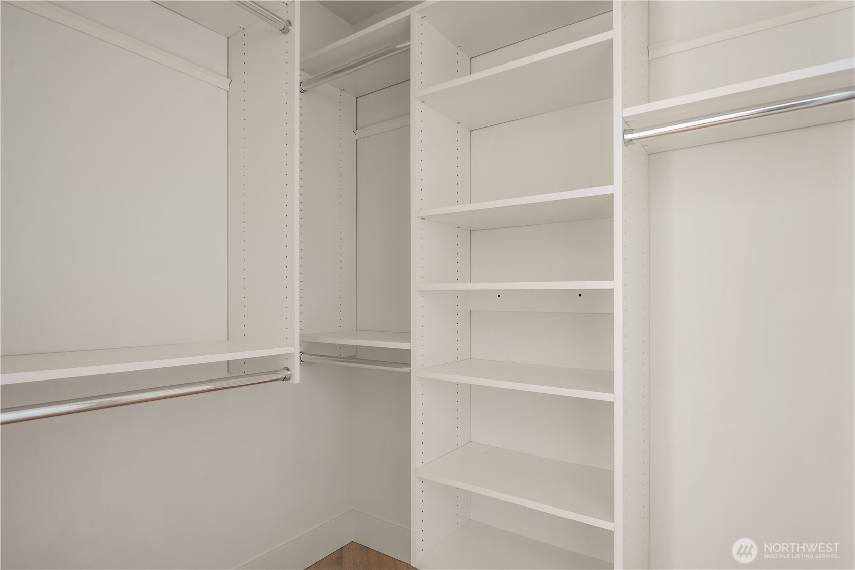 755 Hayes Street , Seattle, WA 98109