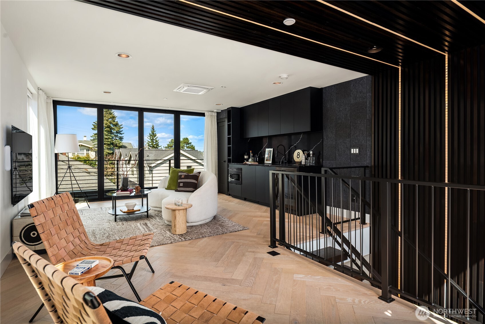 755 Hayes Street , Seattle, WA 98109