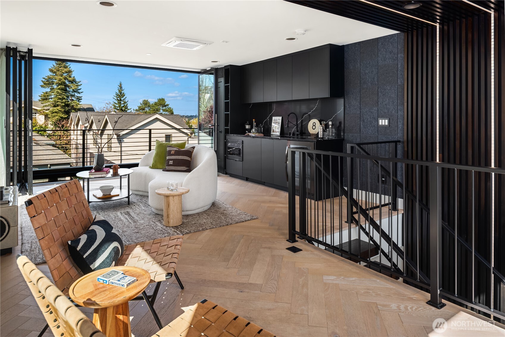 755 Hayes Street , Seattle, WA 98109