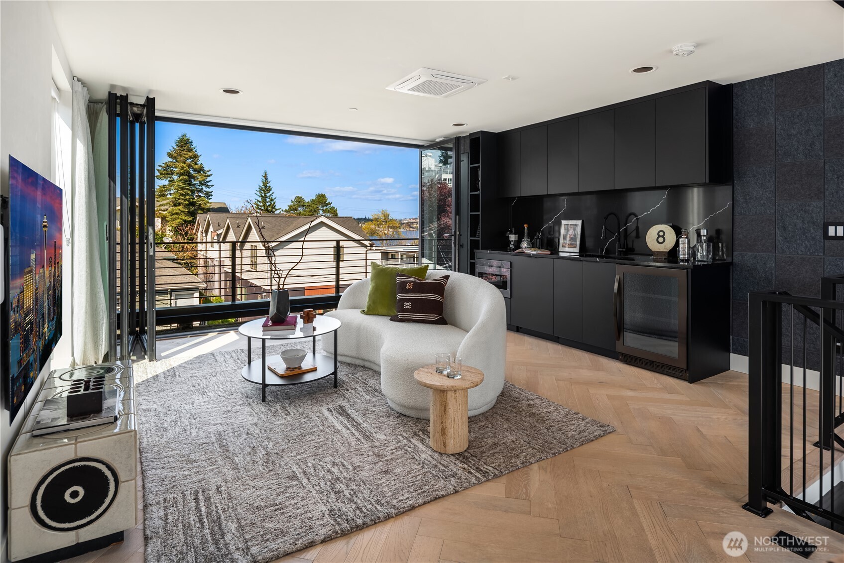 755 Hayes Street , Seattle, WA 98109