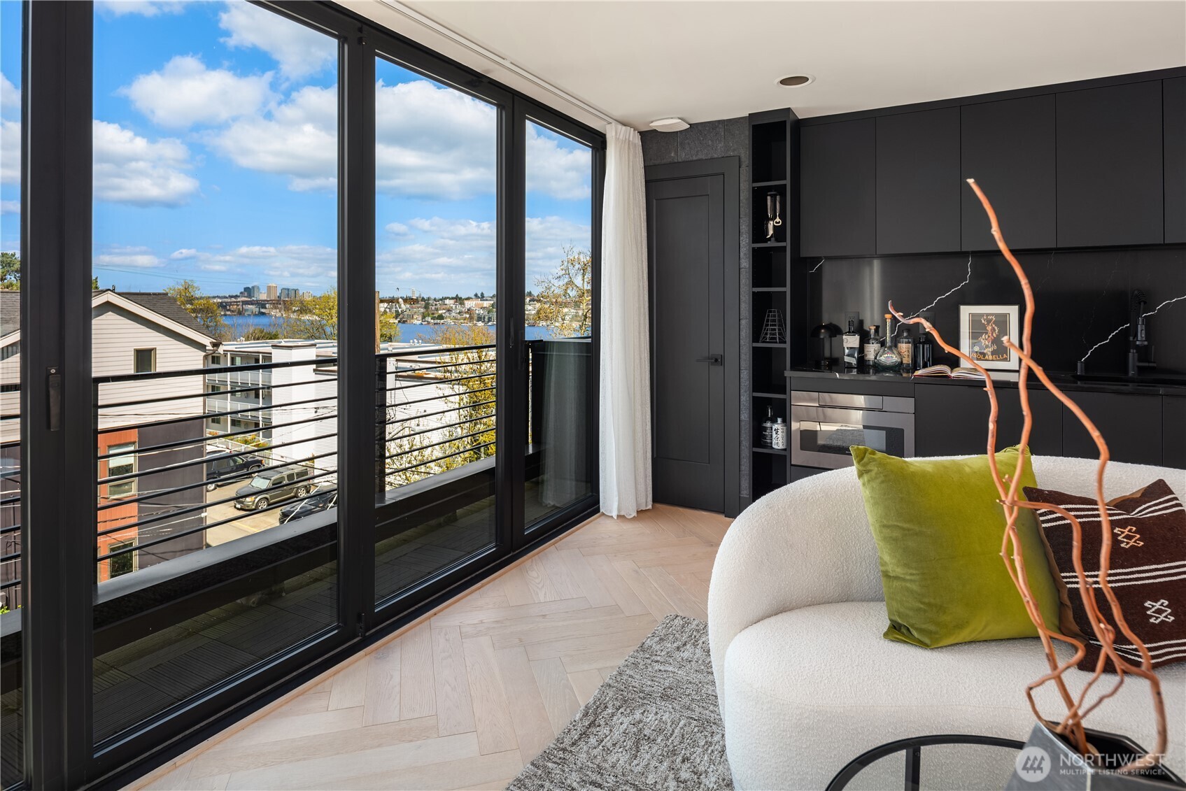 755 Hayes Street , Seattle, WA 98109