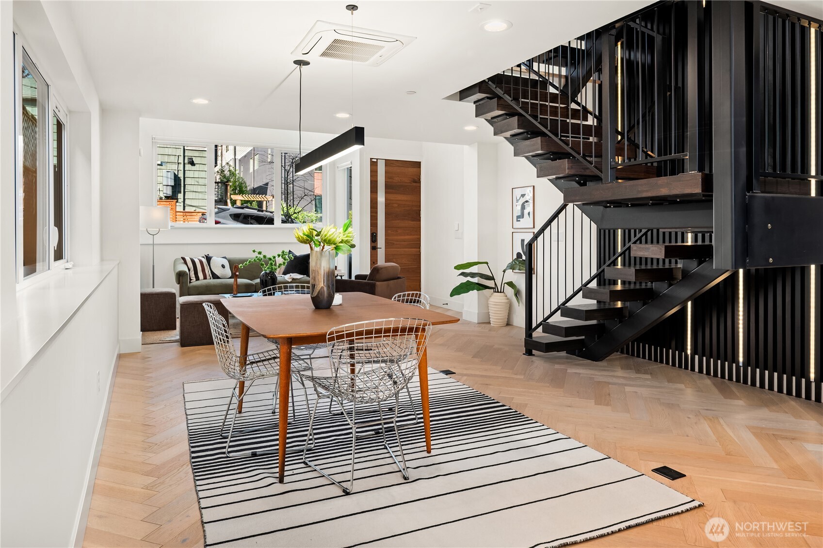 755 Hayes Street , Seattle, WA 98109