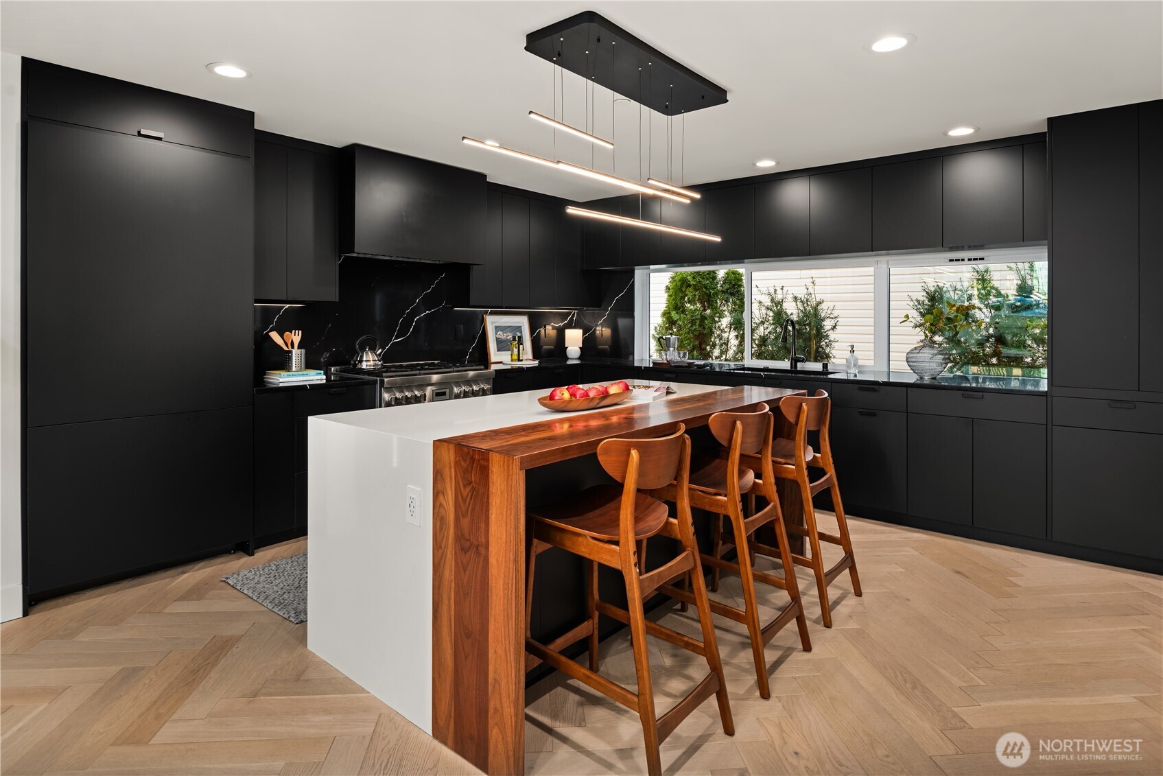 755 Hayes Street , Seattle, WA 98109