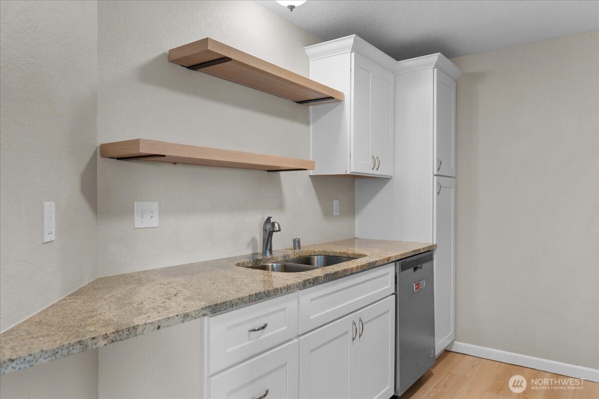 9815 Holly Drive #A305, Everett, WA 98204