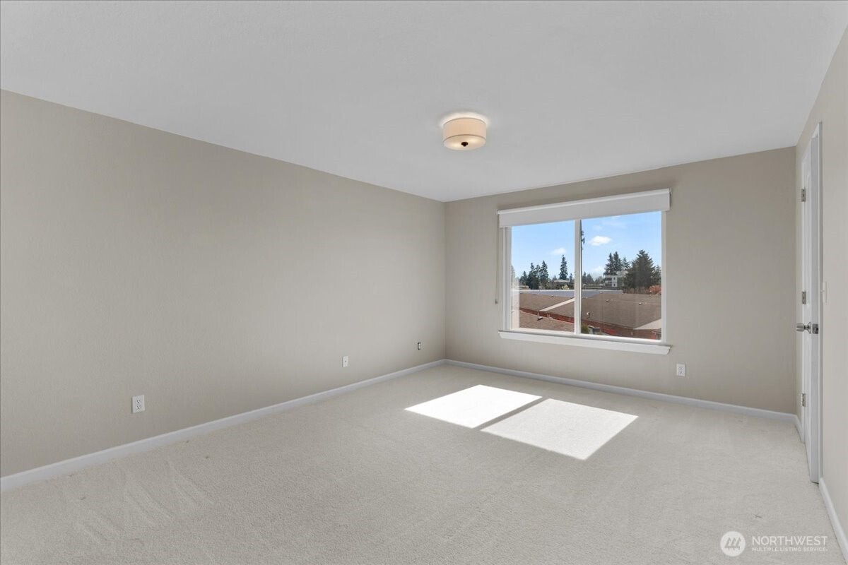 9815 Holly Drive #A305, Everett, WA 98204