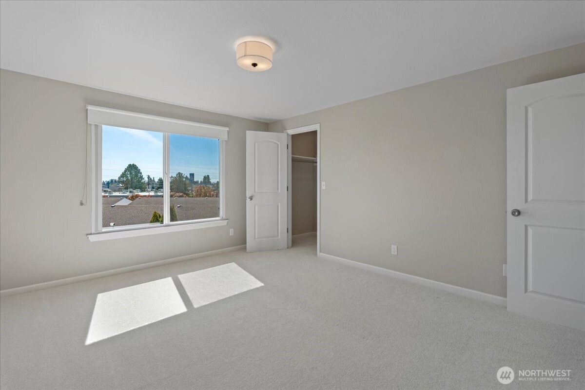 9815 Holly Drive #A305, Everett, WA 98204