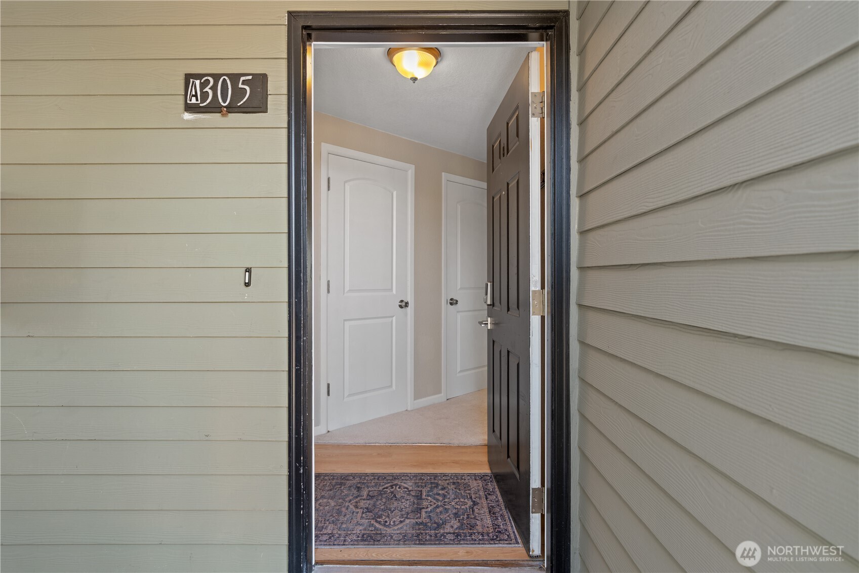 9815 Holly Drive #A305, Everett, WA 98204