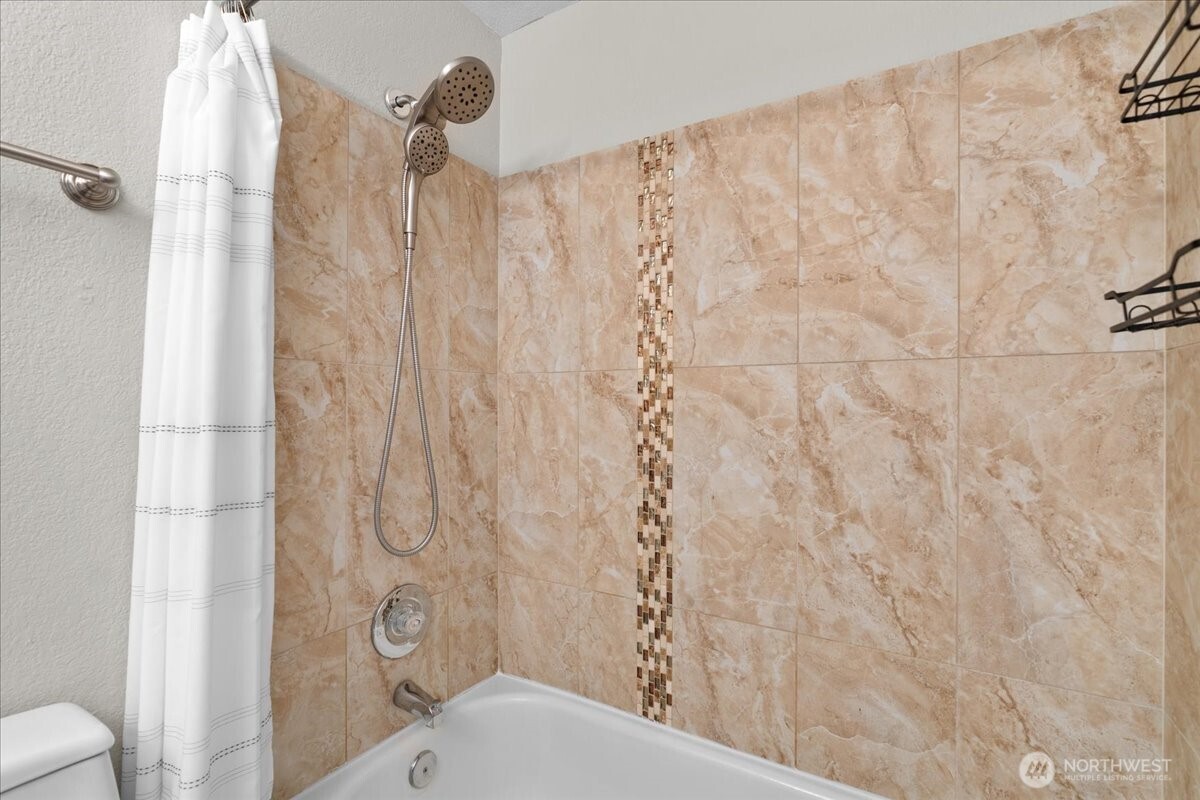 9815 Holly Drive #A305, Everett, WA 98204