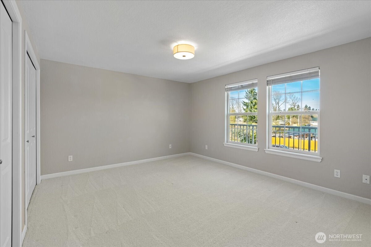 9815 Holly Drive #A305, Everett, WA 98204