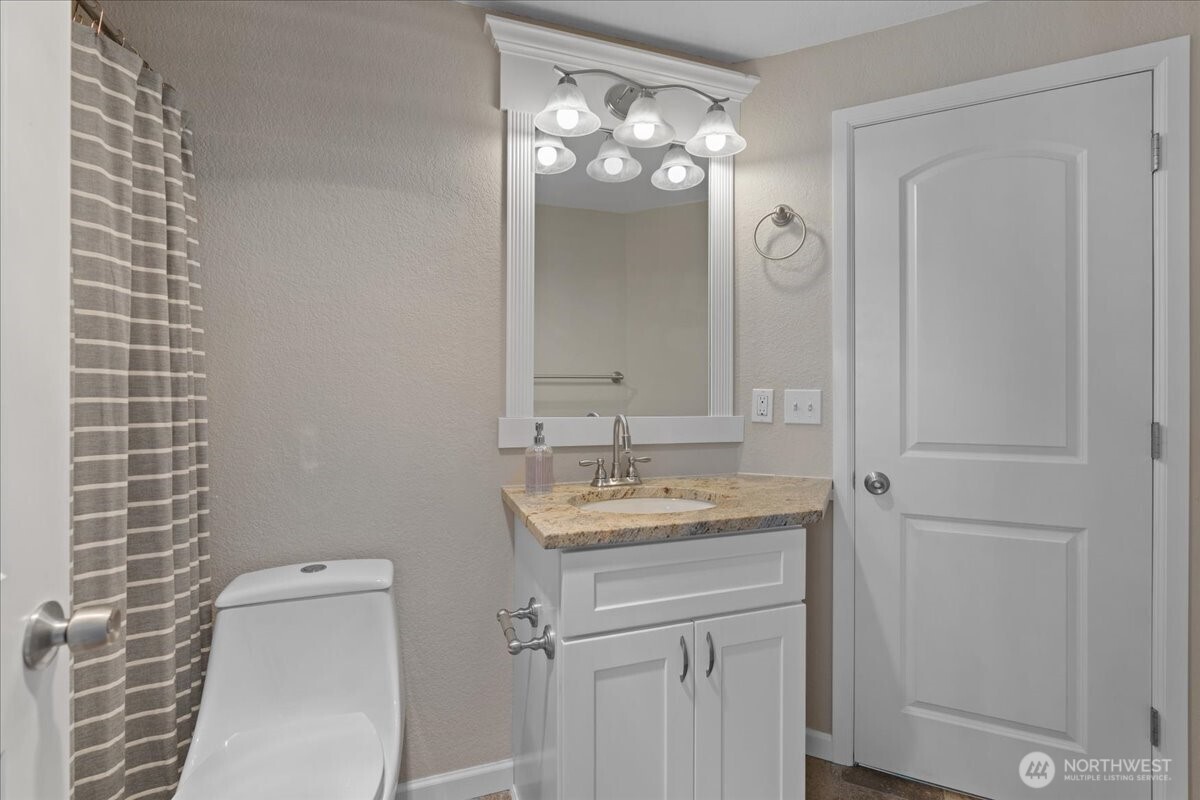 9815 Holly Drive #A305, Everett, WA 98204