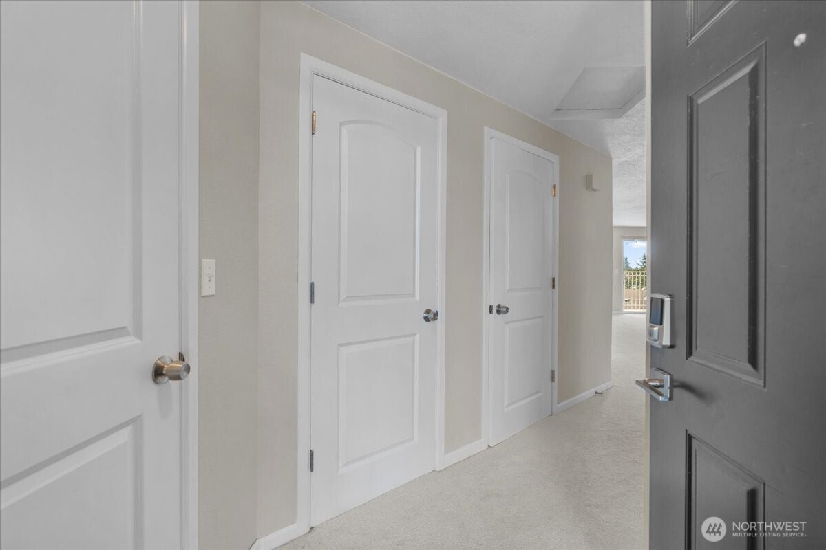 9815 Holly Drive #A305, Everett, WA 98204